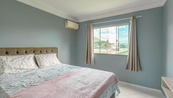Nella foto è visibile l'oggetto Loft com otima localizacao, Wi-Fi e ar-condicionado situato nella città di Biguaçu.