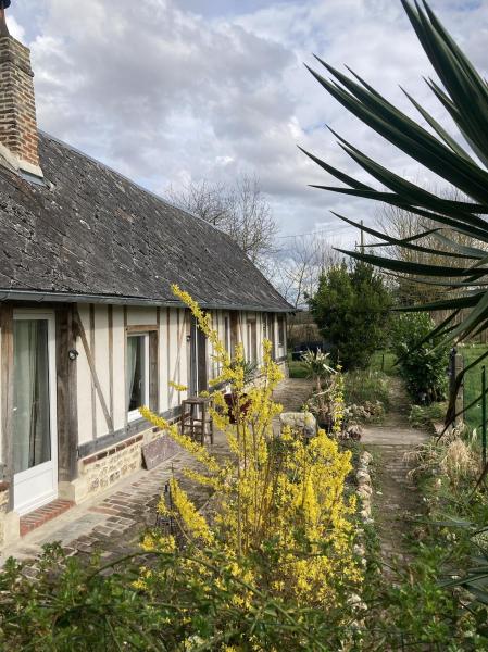 På bilden syns objektet Cottage normand de 1930 som ligger i staden Corneville-sur-Risle.