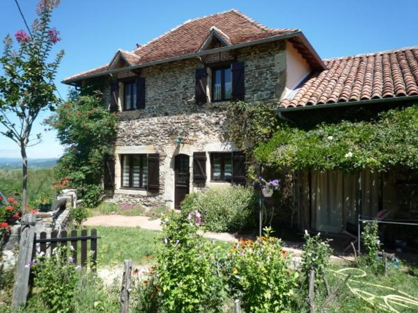 Na zdjęciu widoczny jest obiekt Gite de France Lot Dordogne 3 épis położony w mieście Bannes.