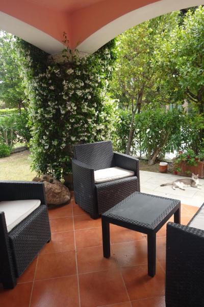 Na zdjęciu widoczny jest obiekt Vacanze a Villa Ortensia położony w mieście San Teodoro.