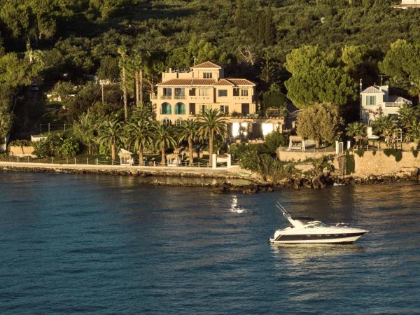 A la foto es mostra l'objecte Calypso Villas situat a la ciutat de Amoudi.