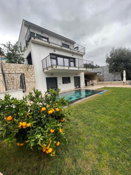 A la foto es mostra l'objecte Villa de luxe situat a la ciutat de Sainte-Agnès.