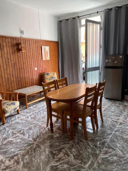 A la foto es mostra l'objecte Canary Islands coast situat a la ciutat de La Listada.