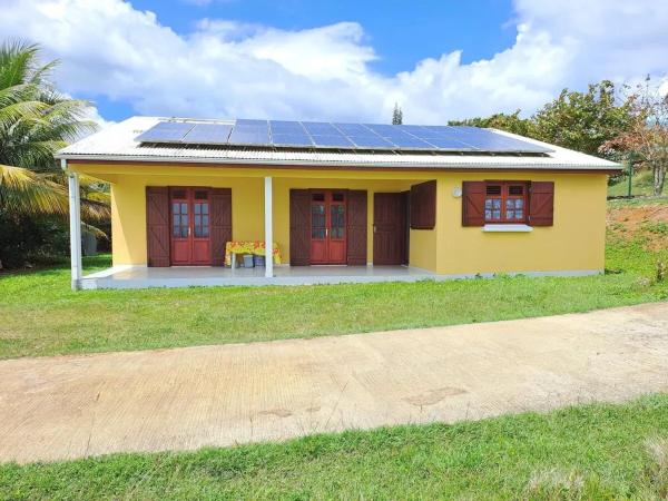 Maison Spacieuse à Petit-bourg Avec Jardin - Guadeloupe