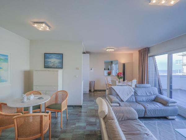På billedet ses objektet Penthouse on Belgian Coast with Sea Views beliggende i byen Oostduinkerke.