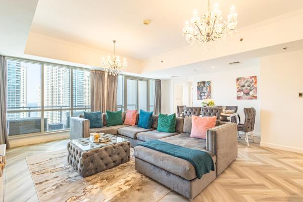 Serene 2BR Escape - Al Majara - Waterfront Stay, Dubaj