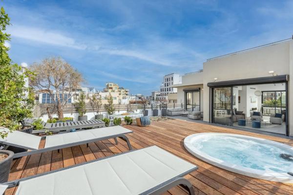 Noga Penthouse with jacuzzi and Parking