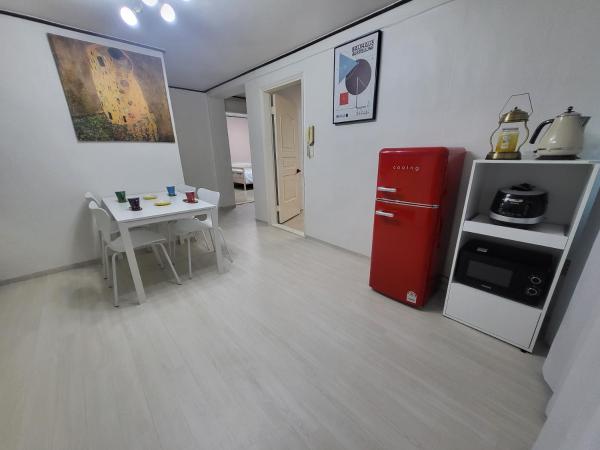 A la foto es mostra l'objecte One Best House situat a la ciutat de Suwon.