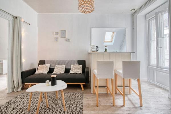 På billedet ses objektet Le Nid - Place Imbach beliggende i byen Angers.