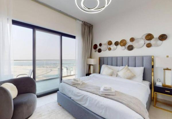 A la foto es mostra l'objecte Lavish stay at 3BR apartment - Binghatti Creek - Sleek & Sophisticated - Steps Away from Dubai mall & Burj Khalifa situat a la ciutat de Dubai.