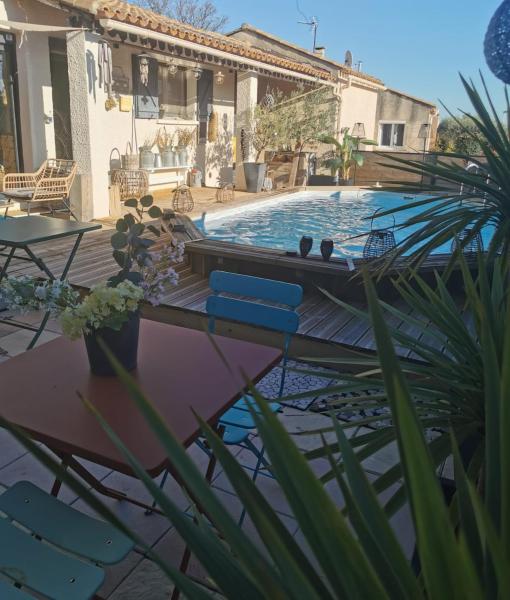 A la foto es mostra l'objecte Villa exotique situat a la ciutat de Paulhan.