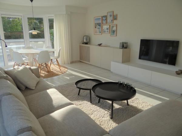 Apartment in Nieuwpoort with Coastal Views, Ньивпорт