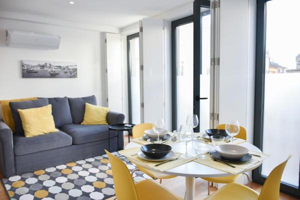 Appartamento con 1 Camera da Letto — 42 m² - Central with balcony - 9 min-walk to Trindade
