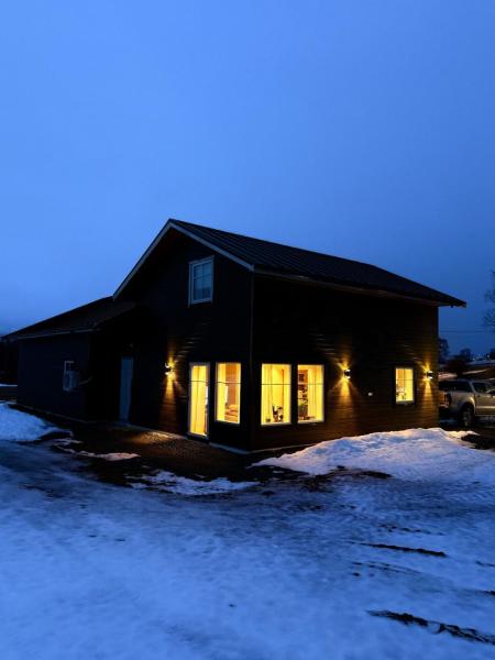 På billedet ses objektet Bella Karnes beliggende i byen Oksevik.