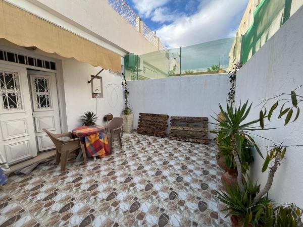 På billedet ses objektet Cosy Ground Floor Studio with Terrace beliggende i byen Sousse.