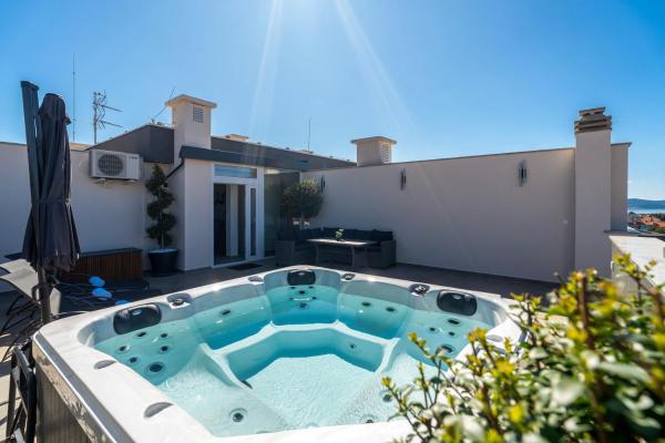 Zara Penthouse With Top Roof Terrace And Hot Tub - Zadar