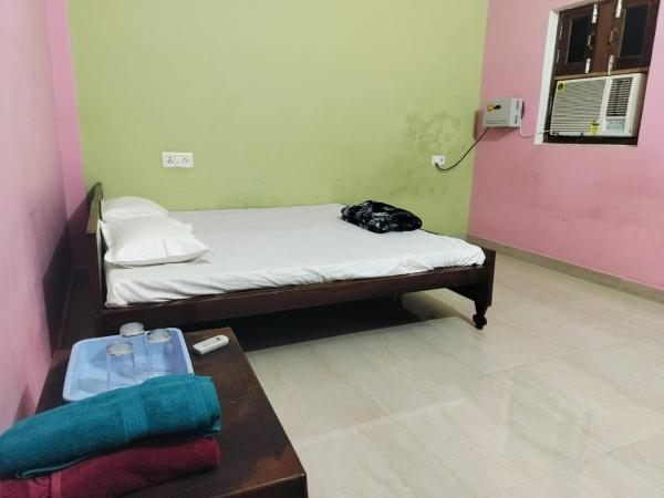 På billedet ses objektet Raghavji Home stay beliggende i byen Ayodhya.
