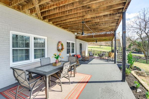 Na fotografii je vidět objekt Rustic Cowboy Ranch Retreat Stay Near Nashville nacházející se ve městě Antioch.