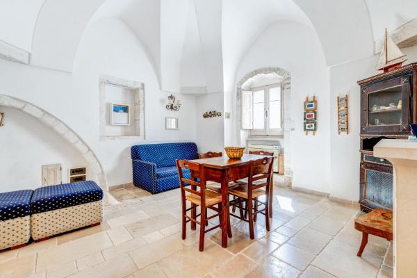 A la foto es mostra l'objecte La Torretta di Gió situat a la ciutat de Ostuni.