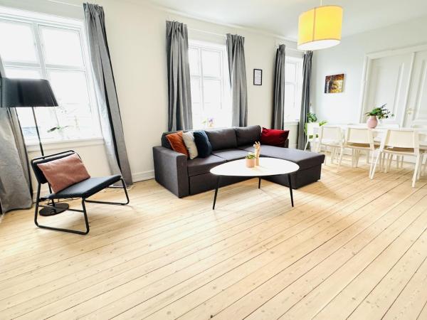 Photo 4 : aday - Pedestrian Beautiful 4 bedroom Apartment