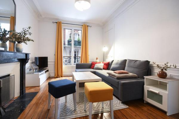 GuestReady - Charm an Comfort in Épinettes, Париж