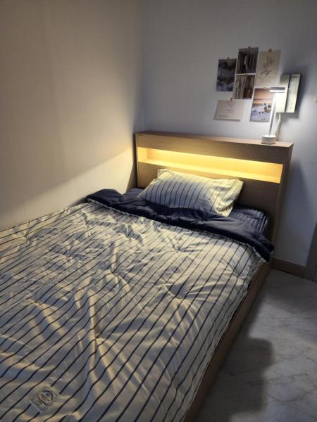 A la foto es mostra l'objecte Anji Omigami situat a la ciutat de Daegu.
