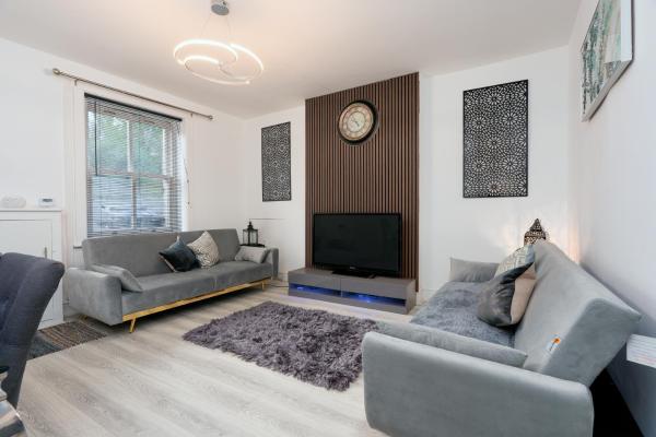 Na zdjęciu widoczny jest obiekt 2 Bedroom House - parking -shops-M65- Jct 12- disconted contractor and long stays położony w mieście Nelson.