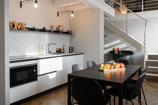 HomeThirtyFour, Verona