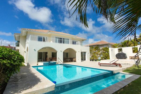 På billedet ses objektet Stunning 4 BR Luxury Villa beliggende i byen Punta Cana.