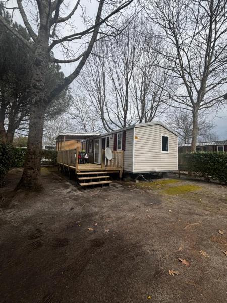 På billedet ses objektet Mobil home 8 places beliggende i byen Gastes.