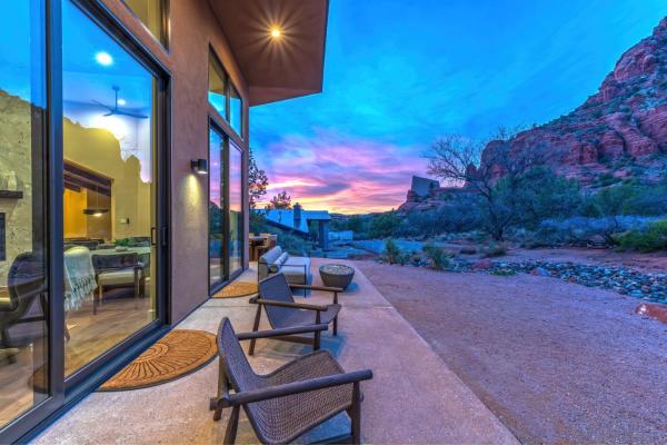 A la foto es mostra l'objecte Perfect Chapel Home with Incredible Views and Private Swim Spa situat a la ciutat de Sedona.