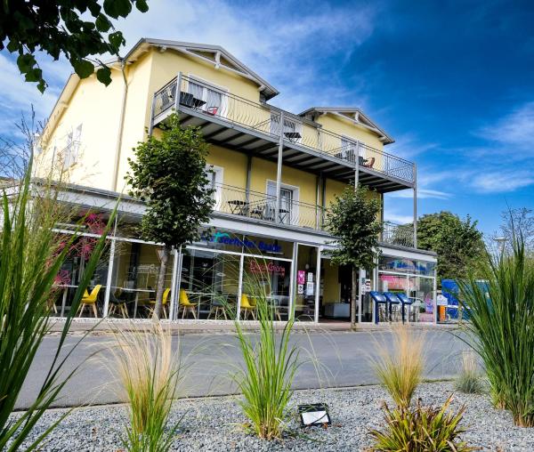 Auf dem Foto ist das Objekt Ostseehotel Baabe family & SPA in der Stadt Baabe zu sehen.