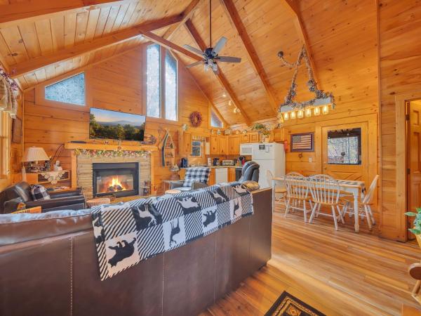 Фотография 6: ER107 - Smoky Mountain Charm - Great Location! Close To Town! cabin