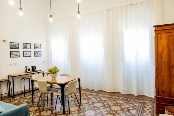 A la foto es mostra l'objecte Seraphine's House situat a la ciutat de Bari.
