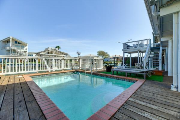 Waterfront Home With Deck And Pool In City-by-the-sea - Rockport, TX