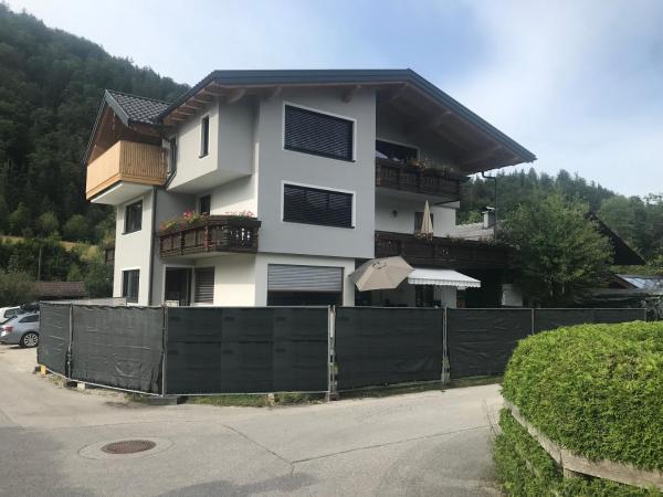 Nella foto è visibile l'oggetto Haus Pöckl situato nella città di Strobl.