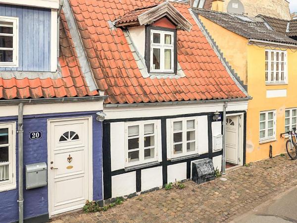 På bildet vises objektet 4 star holiday home in Aalborg som ligger i byen Ålborg.