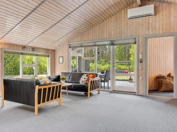 A la foto es mostra l'objecte 6 person holiday home in Sæby situat a la ciutat de Grønsig.