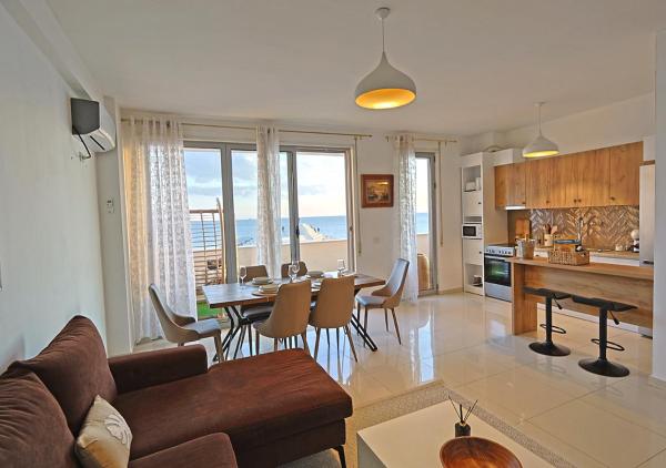 The Salt House - 2br, First Row, Beachfront - Durrës