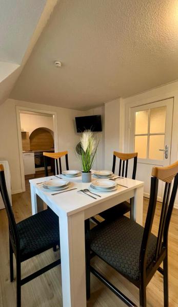 På billedet ses objektet 2,5-Zimmer-Dachgeschoss Monteurwohnung beliggende i byen Neumünster.