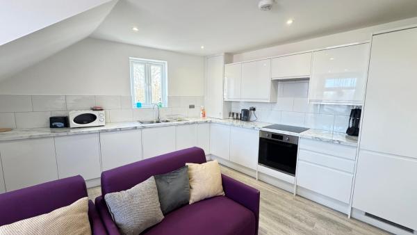 Photo 2 : Flat 3 - 24 Cliff Road