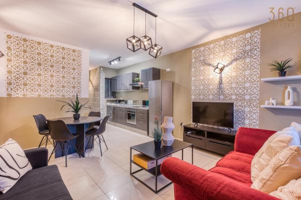 A la foto es mostra l'objecte Stylish Sliema 2BR Stay near Seafront & St'Julians by 360 Estates situat a la ciutat de Sliema.