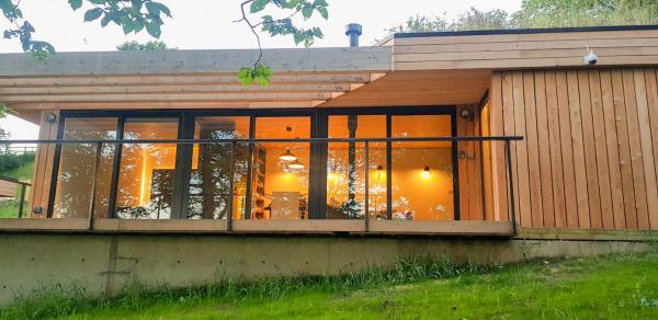 A la foto es mostra l'objecte Kingfisher Lodge situat a la ciutat de Ingleton.