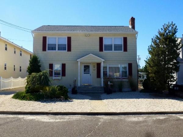Wifi, Deck,yard, Ocean Side Duplex 2nd Floor In Ship Bottom 10609 - Long Beach Island, NJ