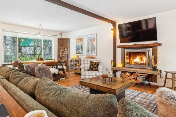A la foto es mostra l'objecte PackShack - Cozy Ski Cabin Mins from White Pass home situat a la ciutat de Packwood.