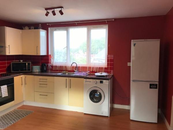 Foto 3: One Bed Flat in Isleworth near Syon Lane Station