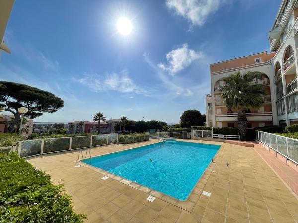 A la foto es mostra l'objecte Appartement T2 cabine avec terrasse et parking sécurisé à Sète - FR-1-338-402 situat a la ciutat de Sète.