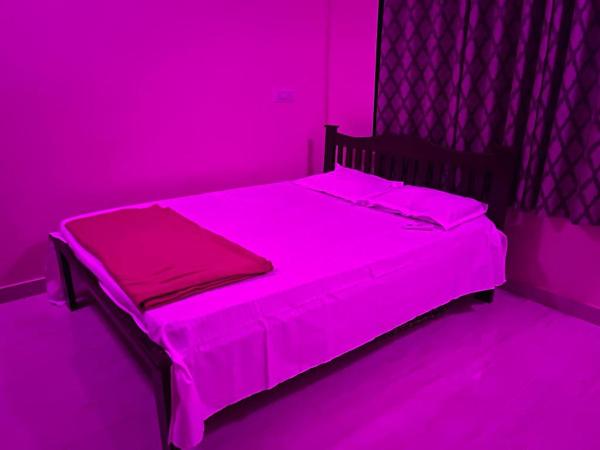 Na fotografii je vidět objekt Suyog Homestay Malvan nacházející se ve městě Malvan.