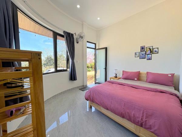 På bildet vises objektet Homestay Nhà Của Gạo som ligger i byen Kon Tum.
