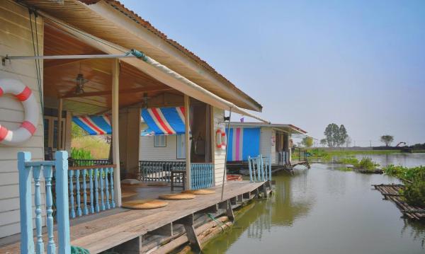 På bildet vises objektet อยู่แพ PaeStay อุทัยธานี som ligger i byen Uthai Thani.